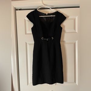 B.Moss Women's Size 4 Black Dress w/ Built-in Belt